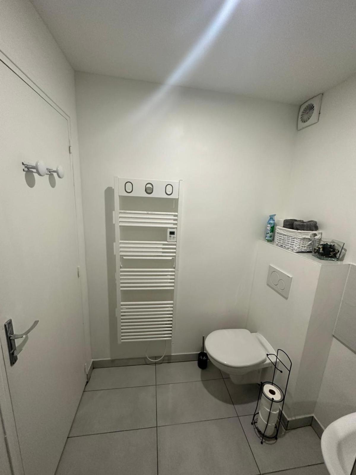Calme Antony, Terrasse, Vue Jardin, Proche Paris Et Orly Apartment *